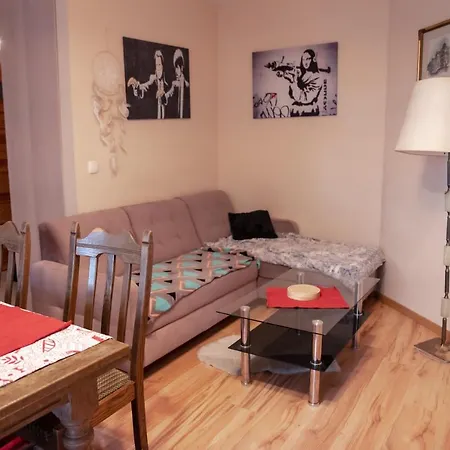 Apartmán Centrally Located Cute With Garden *